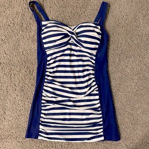 Kimi + Kai Maternity Abby Swim Tankini, size small